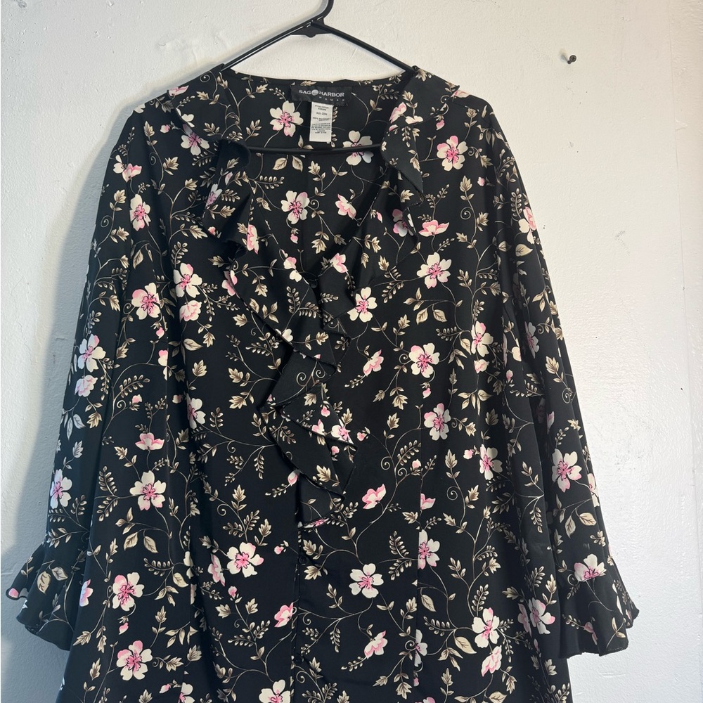 Sag Harbor Black Ruffled 3/4 Sleeve Blouse pre-owned